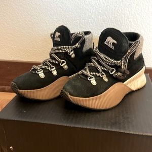 Youth Sorel Out N About Conquest WP